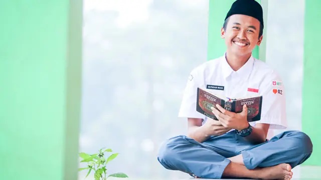 SMK Juara Cetak Anak Penjual Buku Keliling Jadi Hafidz